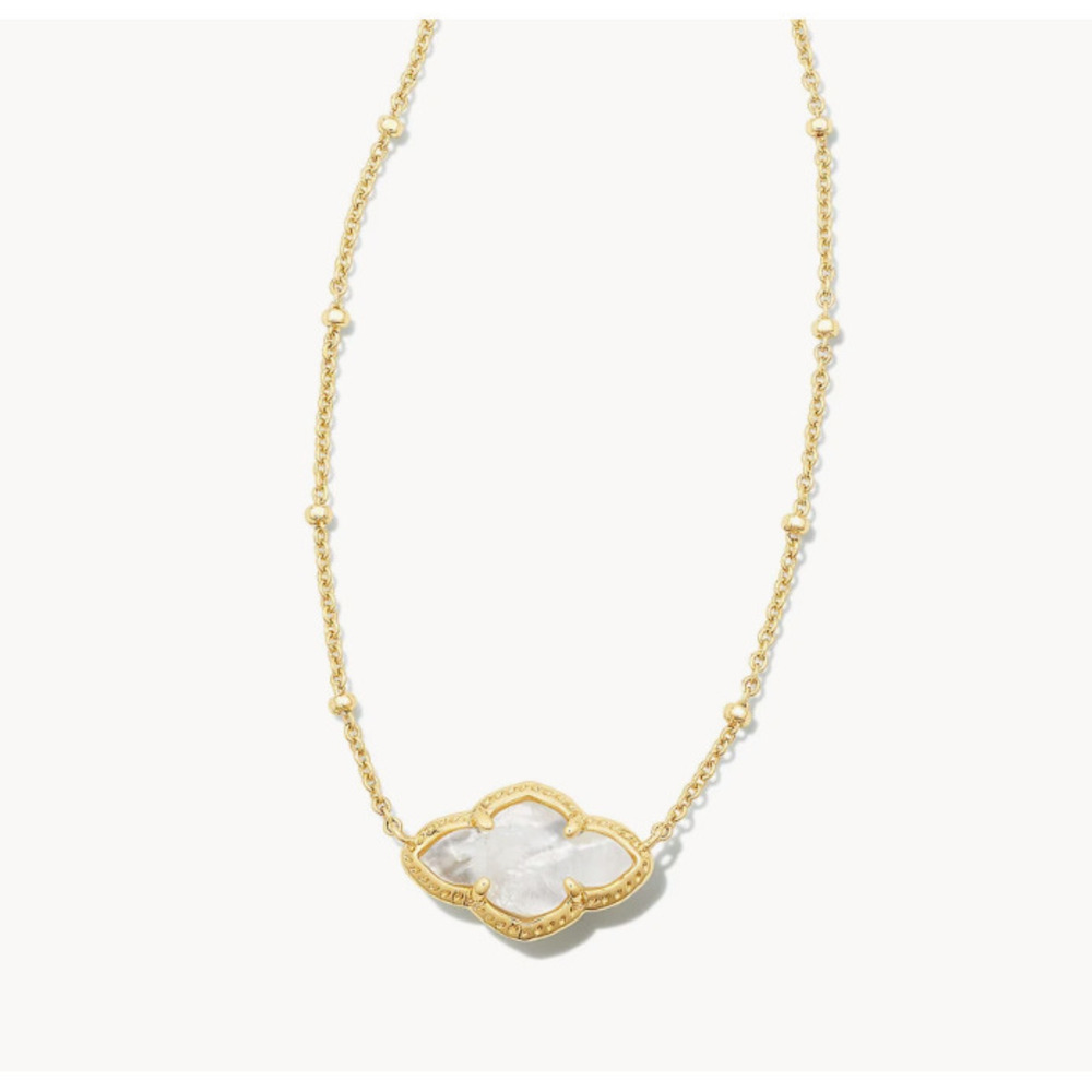 Kendra Scott white pendant necklace